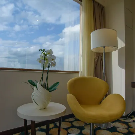 The Concord Hotel & Suites