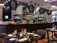 Sofitel Warsaw Victoria Hotels near Nozyk Synagogue