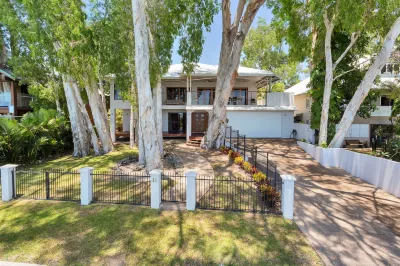 Seascape Luxury Beachfront House Hotel in zona Kristine's Tree - Clifton Beach