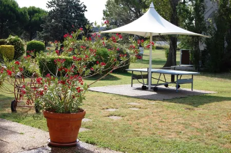 Ibis Styles Marseille Provence Aéroport Отели в г. Витроль