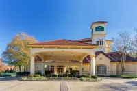 La Quinta Inn & Suites by Wyndham Raleigh Cary Hotel a 