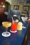 Courtleigh Hotel & Suites - Quầy bar