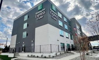 Holiday Inn Express & Suites Haltom City - FT. Worth