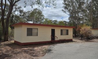 Wagon Wheel Motel & Units