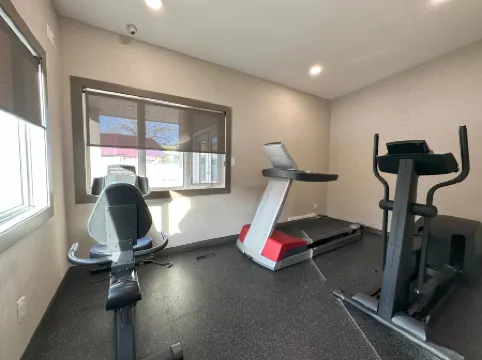 Econo Lodge Inn & Suites