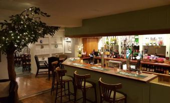 Apple Tree Hotel
