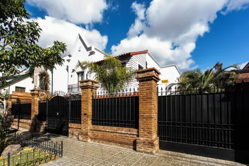 Luxury House Villa Devoto Hotels in Udaondo