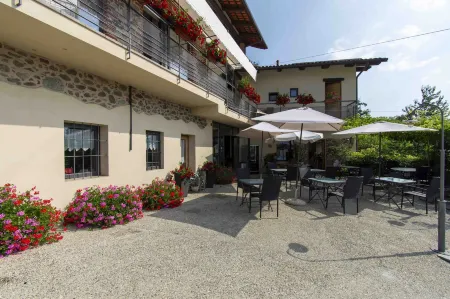 Cascina Montiglio Отели в г. Pavone Canavese