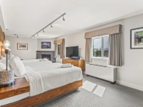 ベースキャンプ・ロッジ・カンモア キャンモアのホテル