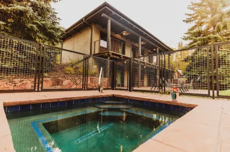 Little Beaver Inn Отели в г. Дивайд