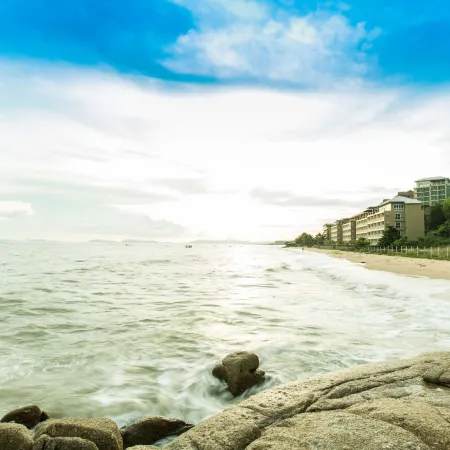 Royal Phala Cliff Beach Resort
