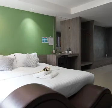 ห้องดีลักซ์ เตียงใหญ่ 1 เตียง