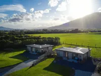 Glenburn Coastal Retreat Hotels in Hapuku