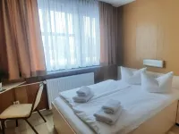 Central-Hotel Tegel Hotels near Wittenau