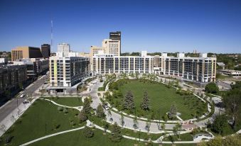 Element Omaha Midtown Crossing