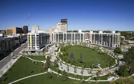 Element Omaha Midtown Crossing