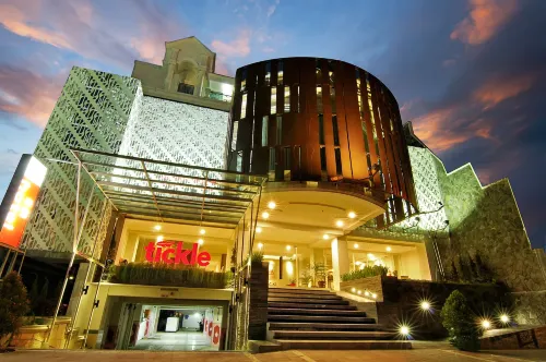 Tickle Hotel - Bãi đậu xe