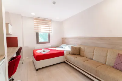 Ucar Royal Hotel ve Konferans Salonu Các khách sạn gần FMV Isik University