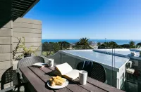 Camps Bay Village - Beach