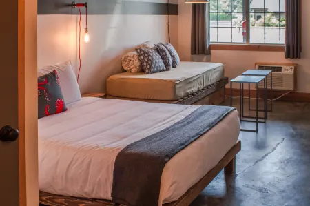 Ashore Hotel Отели в г. Сисайд