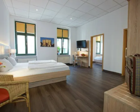 ベッド & ブレックファスト アム ルイゼンプラッツ ポツダムのホテル