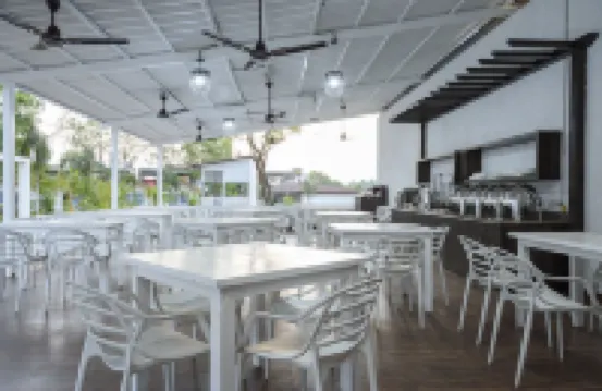 White Wood Resort by Stone Wood Hotels