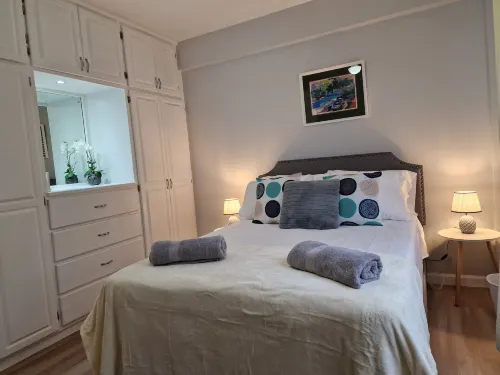 2 Bed Parking Gated Modern - 2-Sterne