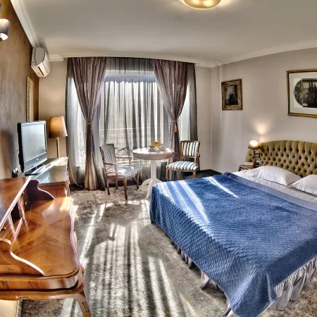 Meg-Lozenetz Hotel