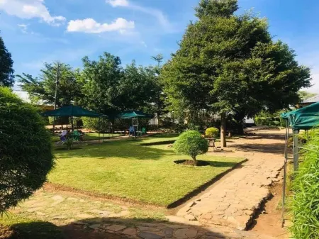 Mck Lodge Ltd Отели в г. Кафуэ