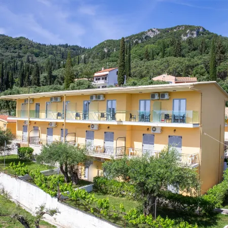 Passas Mare Apartments & Studios