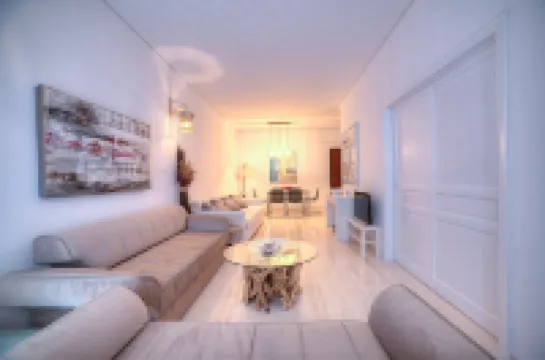 L' Apartment Blanc Dans le Centre de Glyfada