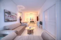 L' Apartment Blanc Dans le Centre de Glyfada