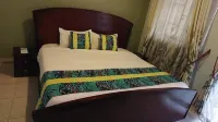 The Spot Hotel - พร้อมอาหารเช้า