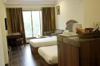 Lords Eco Inn Gandhidham Hotels in Гандхідхам
