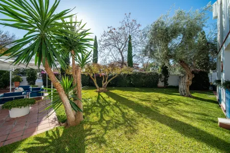 Hotel B&B Casa Arena Sevilla Отели рядом с достопримечательностью «SALA FANTASIA»