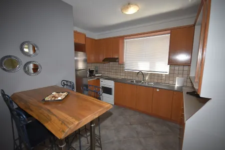 K&C Rooms- Apartments Отели в г. Markopoulo