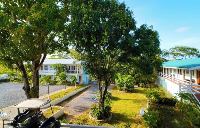 Hotel and Dive Center Roatan Yacht Club