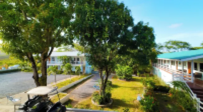 羅阿坦遊艇俱樂部酒店 酒店