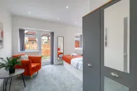 Newly Converted 2BDR 1BA APT in Hounslow