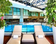 DoubleTree by Hilton Montreal - Pools