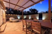 Romantic Luxury Retreat-Hot/Cold Pool & Sauna 헤이스 카운티 호텔