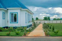 ธีรกา ลอดจ์ & เรสเตอรอง