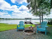 Private lakefront retreat