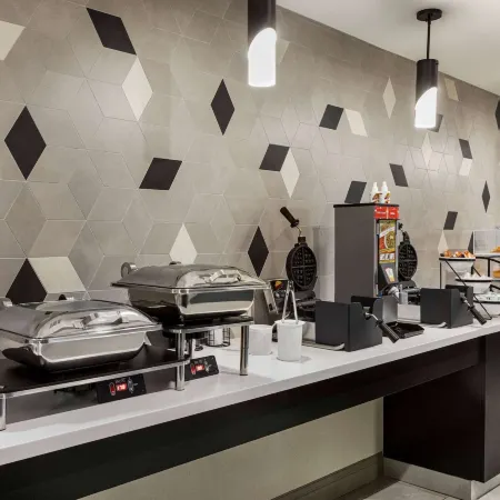 La Quinta Inn & Suites by Wyndham Lake George