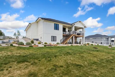 Bridle Ridge Retreat Modern Comfort, Open Views Hôtels à : Severance