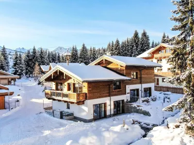 Luxury Chalet Pinzgauer Almhutte in Konigsleiten