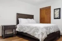 Cozy and Comfy with Lake Access
