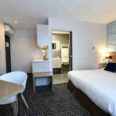 In Situ Hotel Rooms