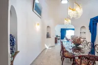 Joana Stunning Villa IS A 10 MIN Walk TO THE BEA