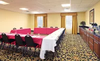 Holiday Inn Express & Suites CLARKSVILLE by IHG Hotels in Clarksville